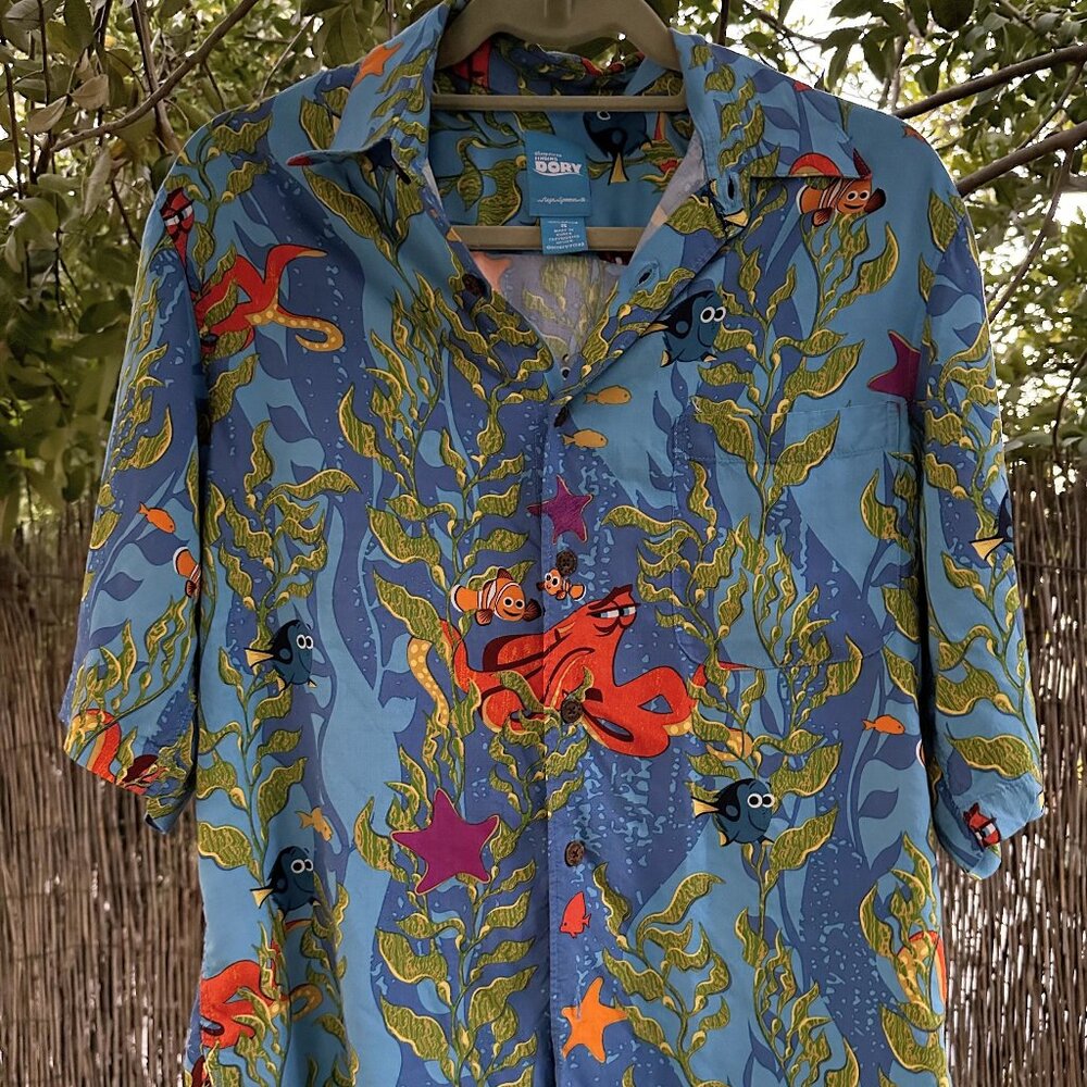 Reyn Spooner Disney Pixar Finding Dory Hawaiian Shirt S